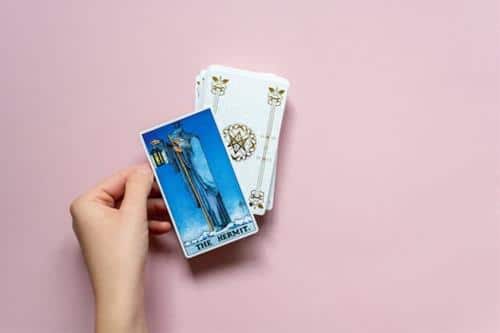 La bai tarot nam 2025