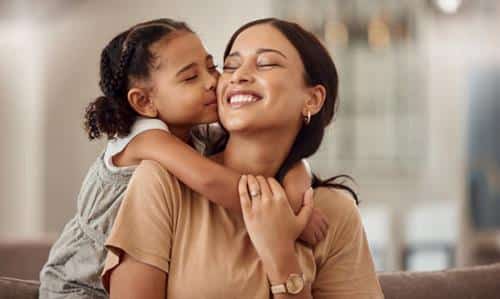 Mẹ hiền lành nuôi dưỡng gia phong thuần phác Me hien lanh nuoi duong gia phong thuan phac