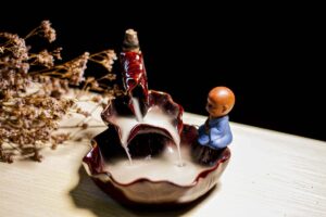 Thác khói trầm hương: Thú chơi phong thủy tao nhã của những người sành sỏi