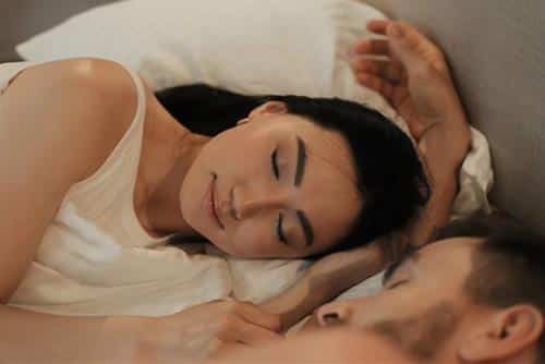 Thanh tay nang luong xau trong phong ngu